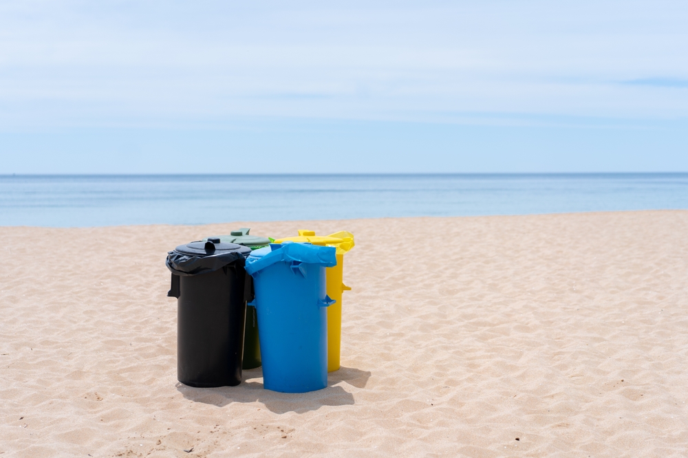 Jakie kosze na odpady sprawdzają się na plażach?
